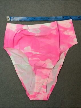 Yitty by Fabletics smoothed reality high waisted Pinkaboo candy dreams